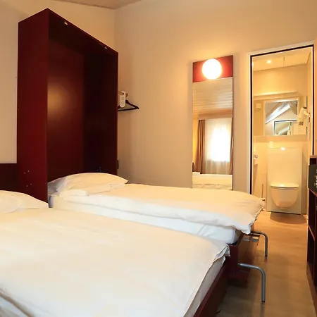 Elvezia 3* أسكونا