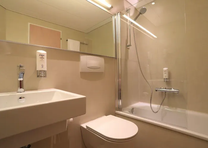 Elvezia 3* أسكونا